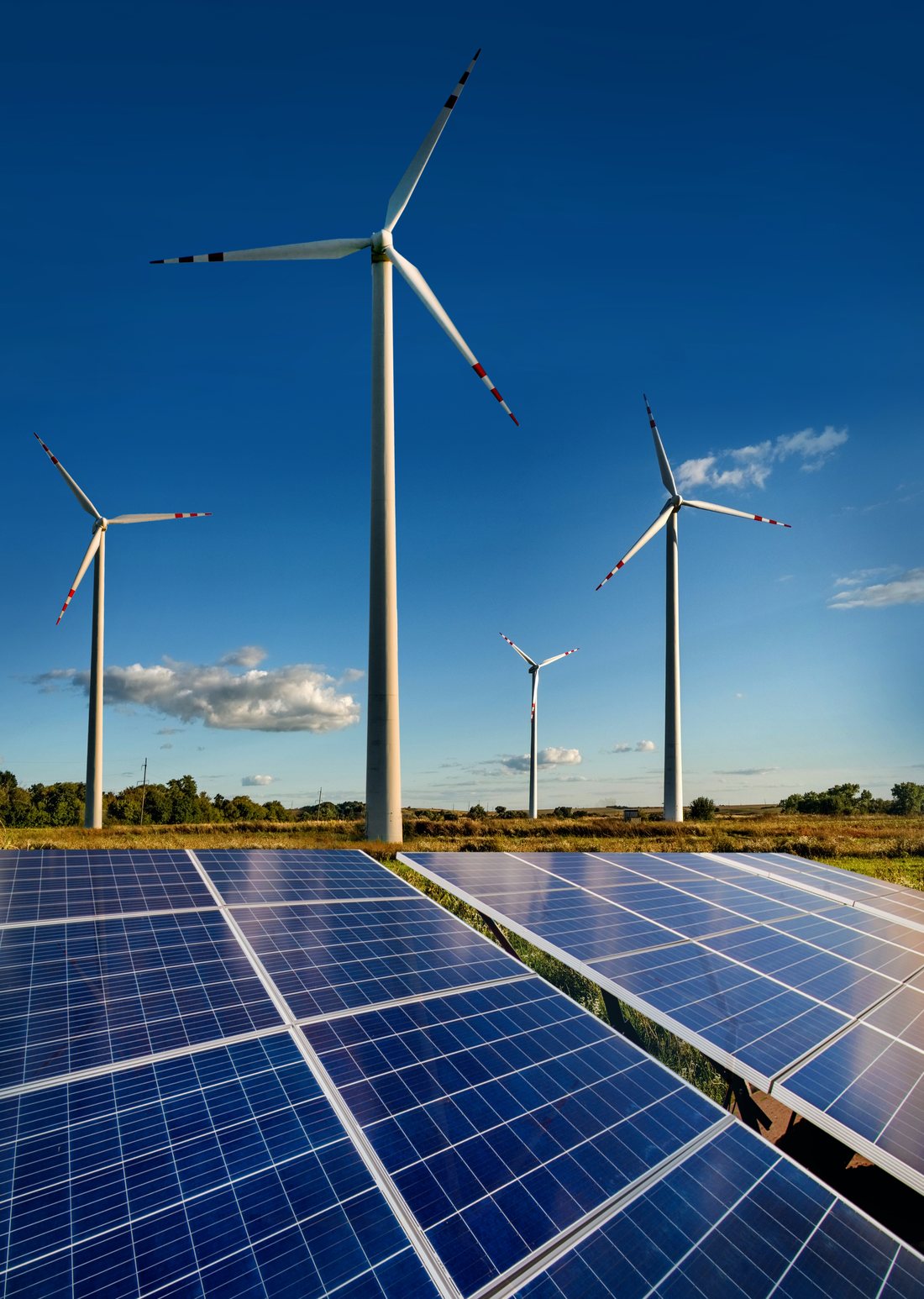 Vjetroturbine i solarni paneli